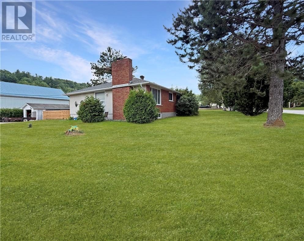 207 Fraser Avenue - 2