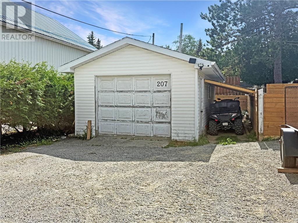 207 Fraser Avenue - 23