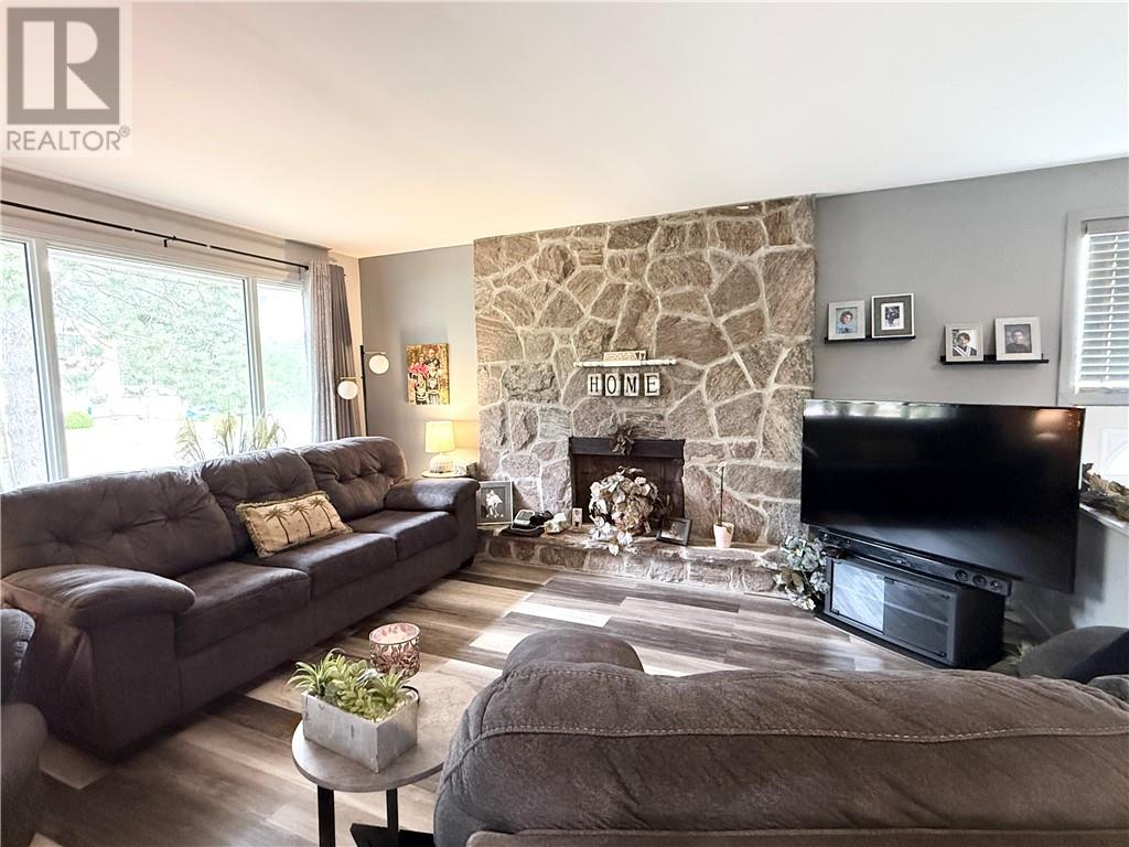 207 Fraser Avenue - 3