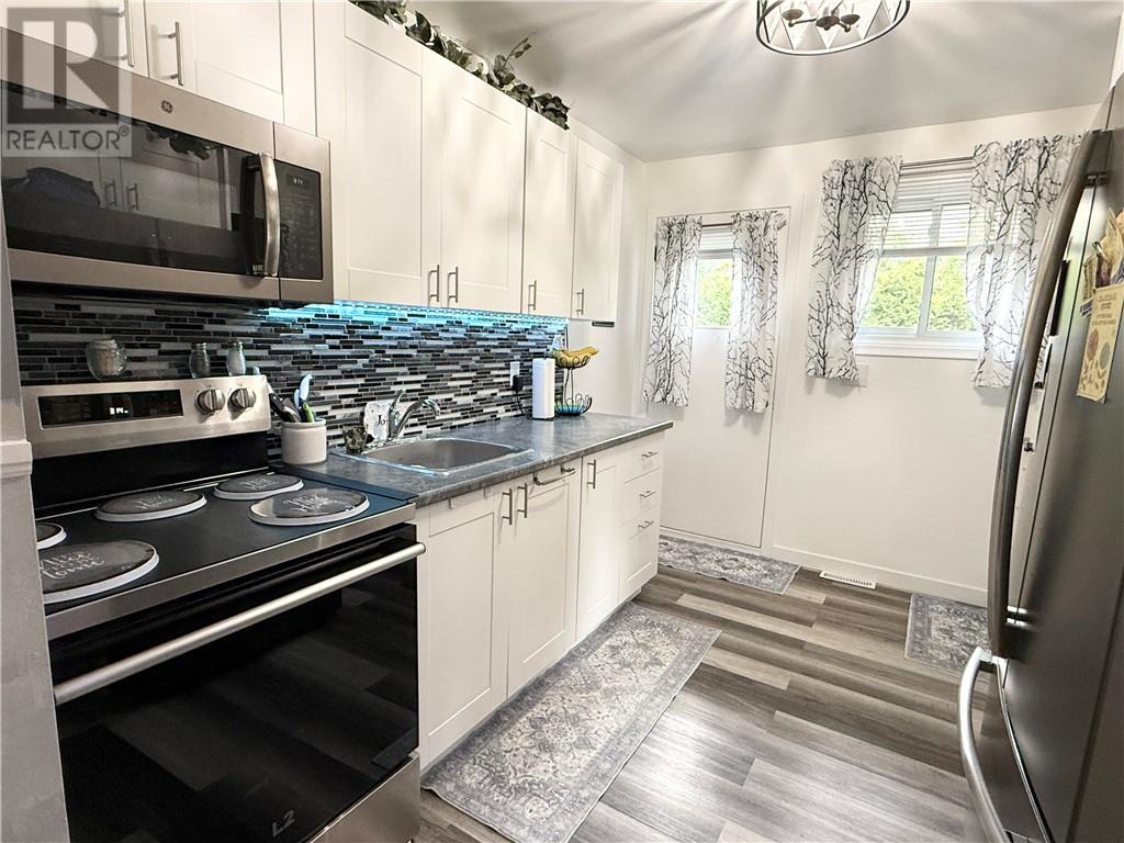 207 Fraser Avenue - 4