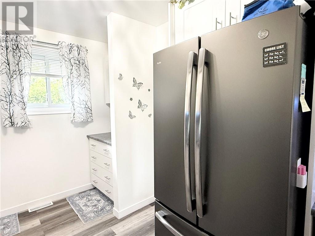 207 Fraser Avenue - 5