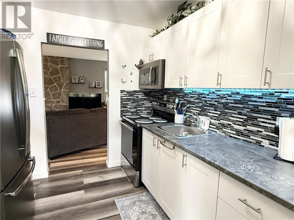207 Fraser Avenue - 6