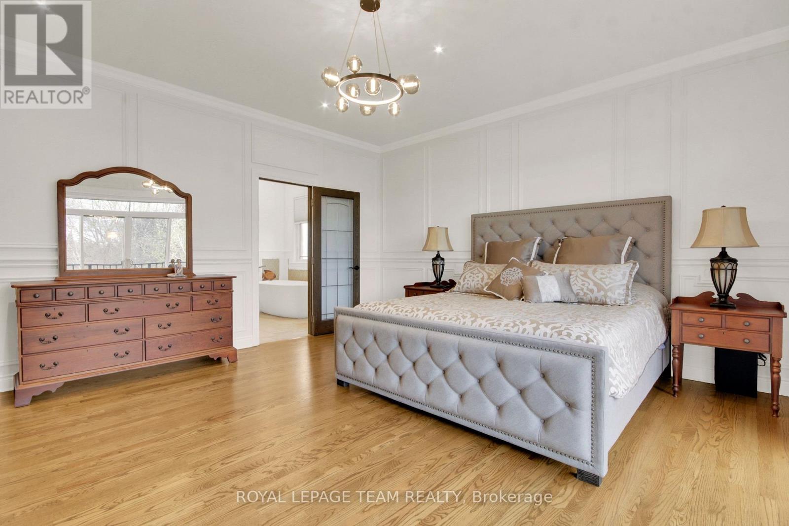5591 MANOTICK MAIN STREET - 21