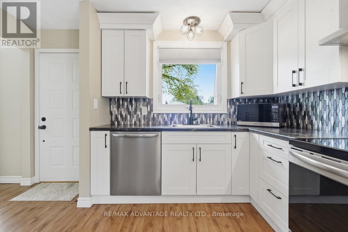 223 ARDSLEY CRESCENT - 13