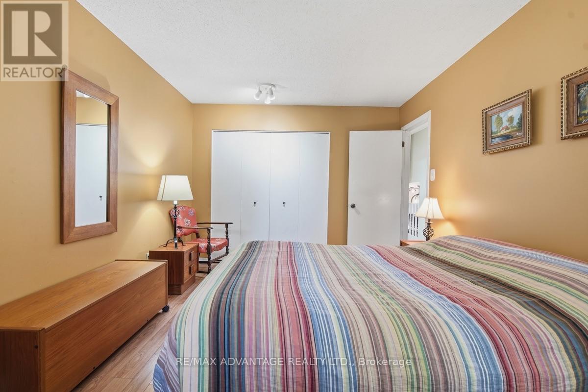 223 ARDSLEY CRESCENT - 18