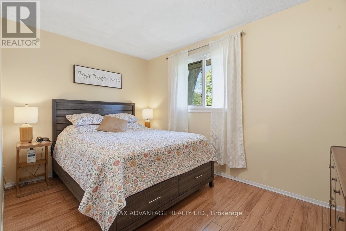 223 ARDSLEY CRESCENT - 19