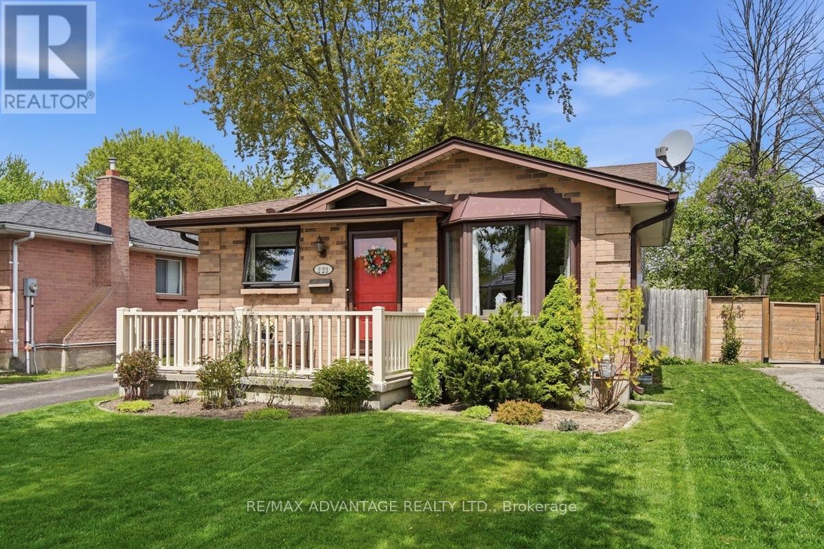 223 ARDSLEY CRESCENT - 2