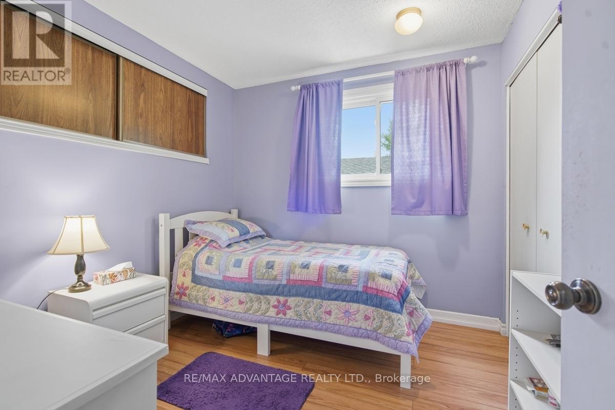 223 ARDSLEY CRESCENT - 21