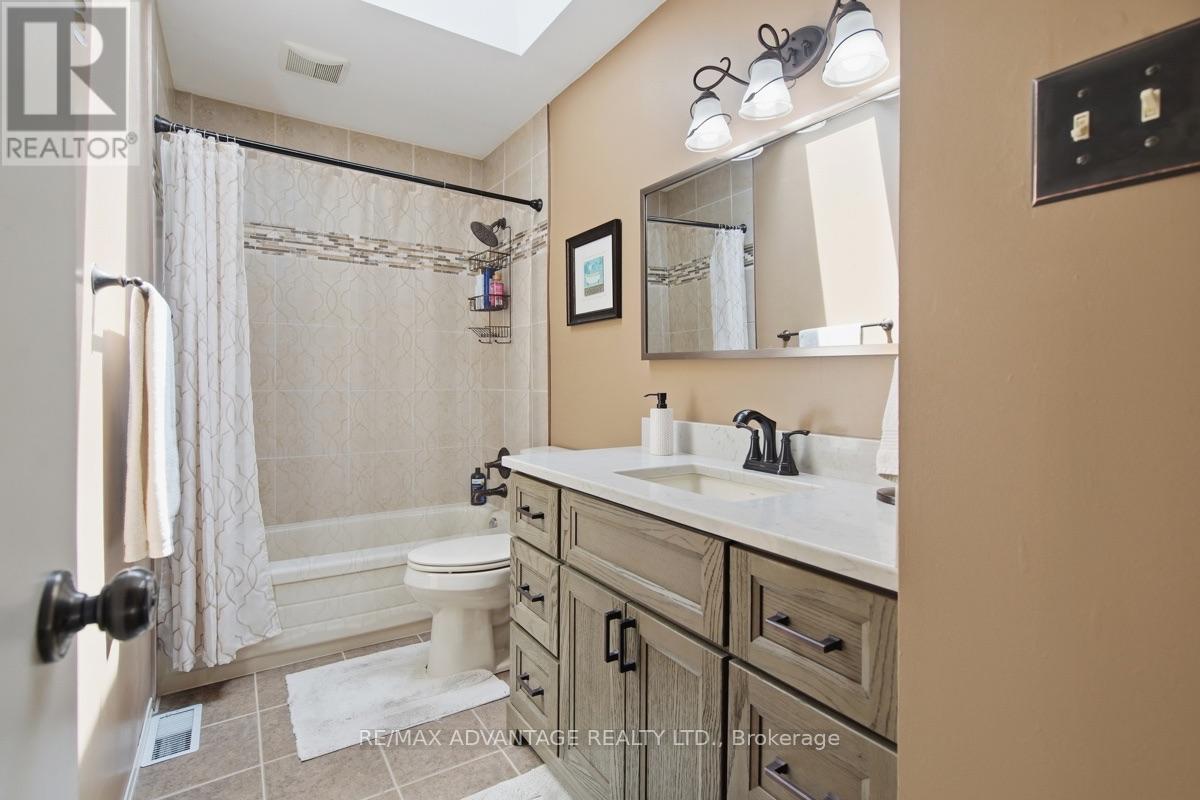 223 ARDSLEY CRESCENT - 23