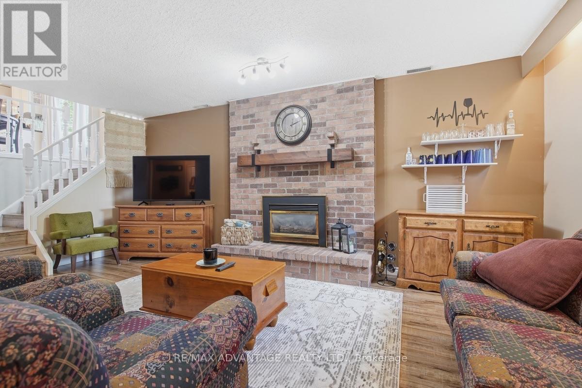 223 ARDSLEY CRESCENT - 26