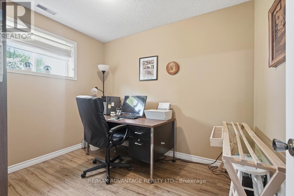 223 ARDSLEY CRESCENT - 29