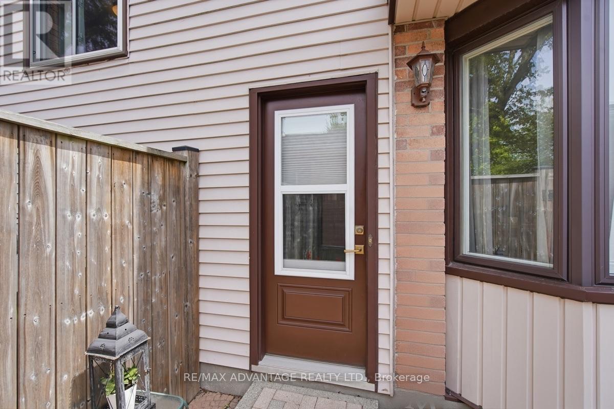 223 ARDSLEY CRESCENT - 31