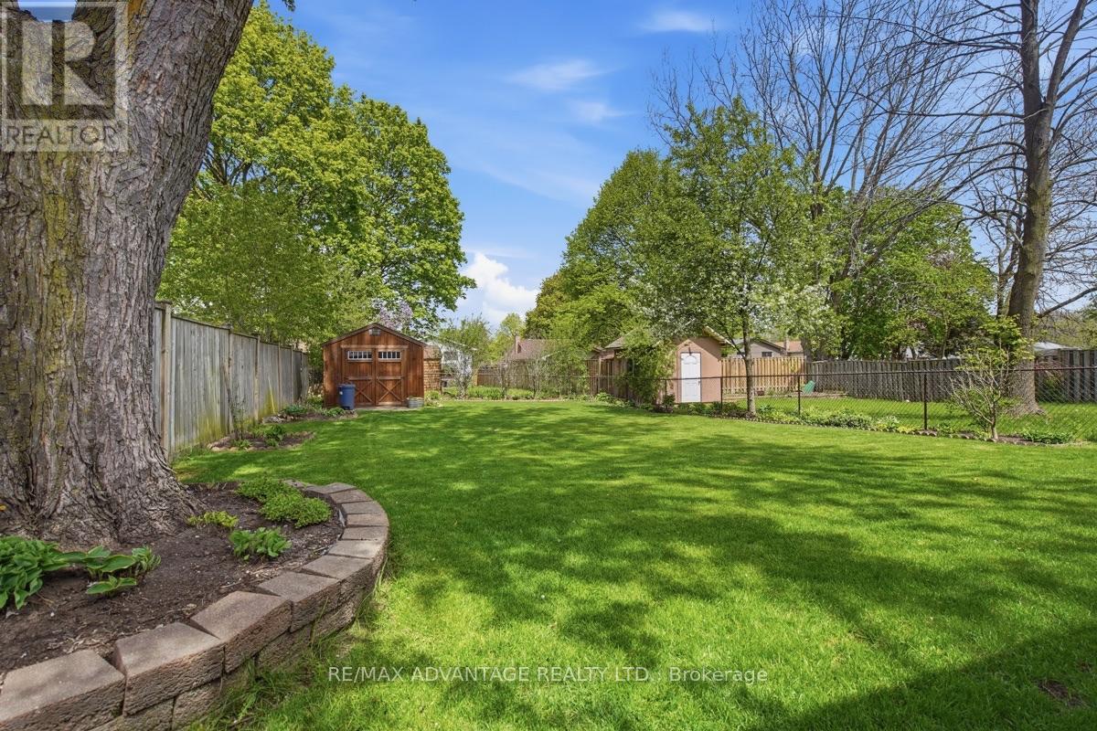 223 ARDSLEY CRESCENT - 34