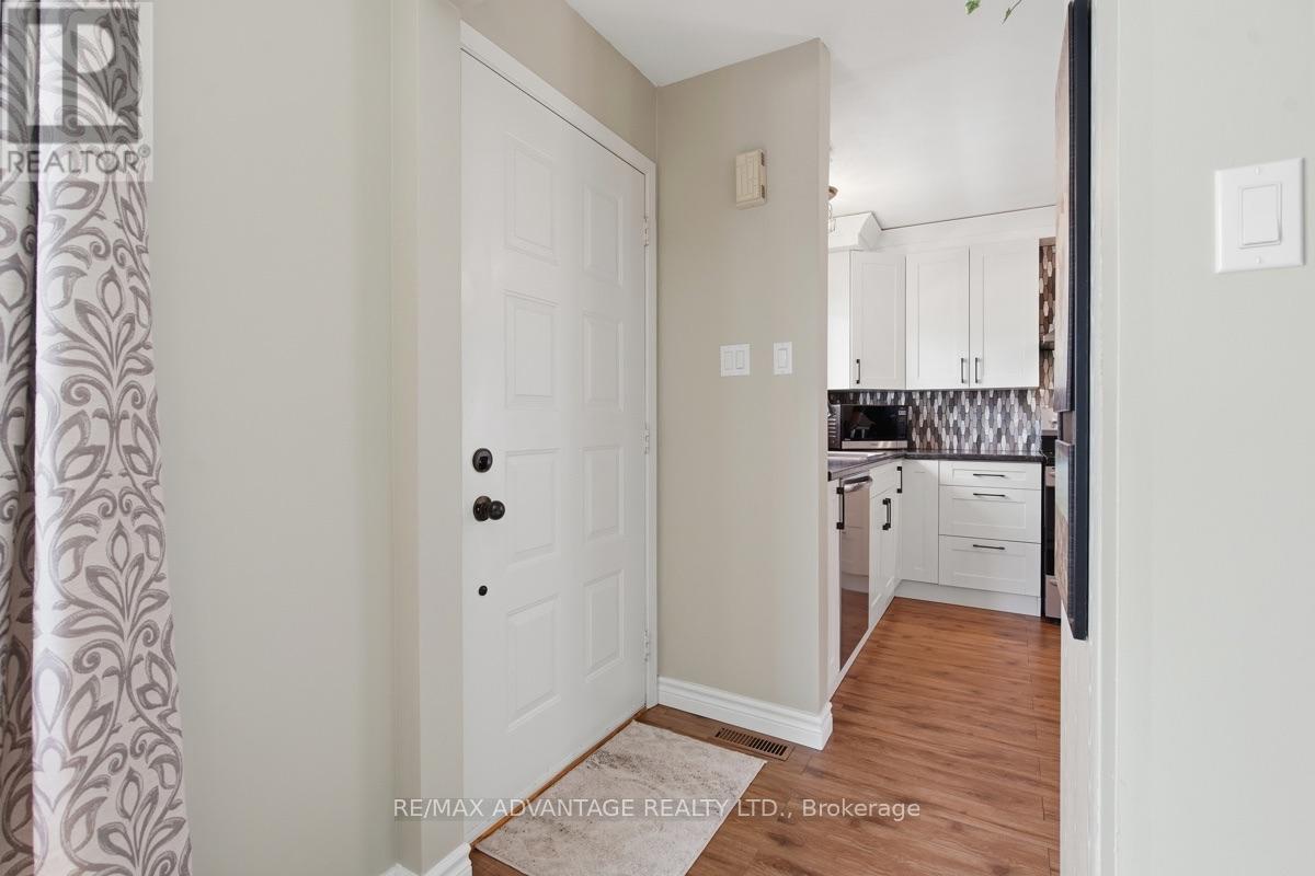 223 ARDSLEY CRESCENT - 6