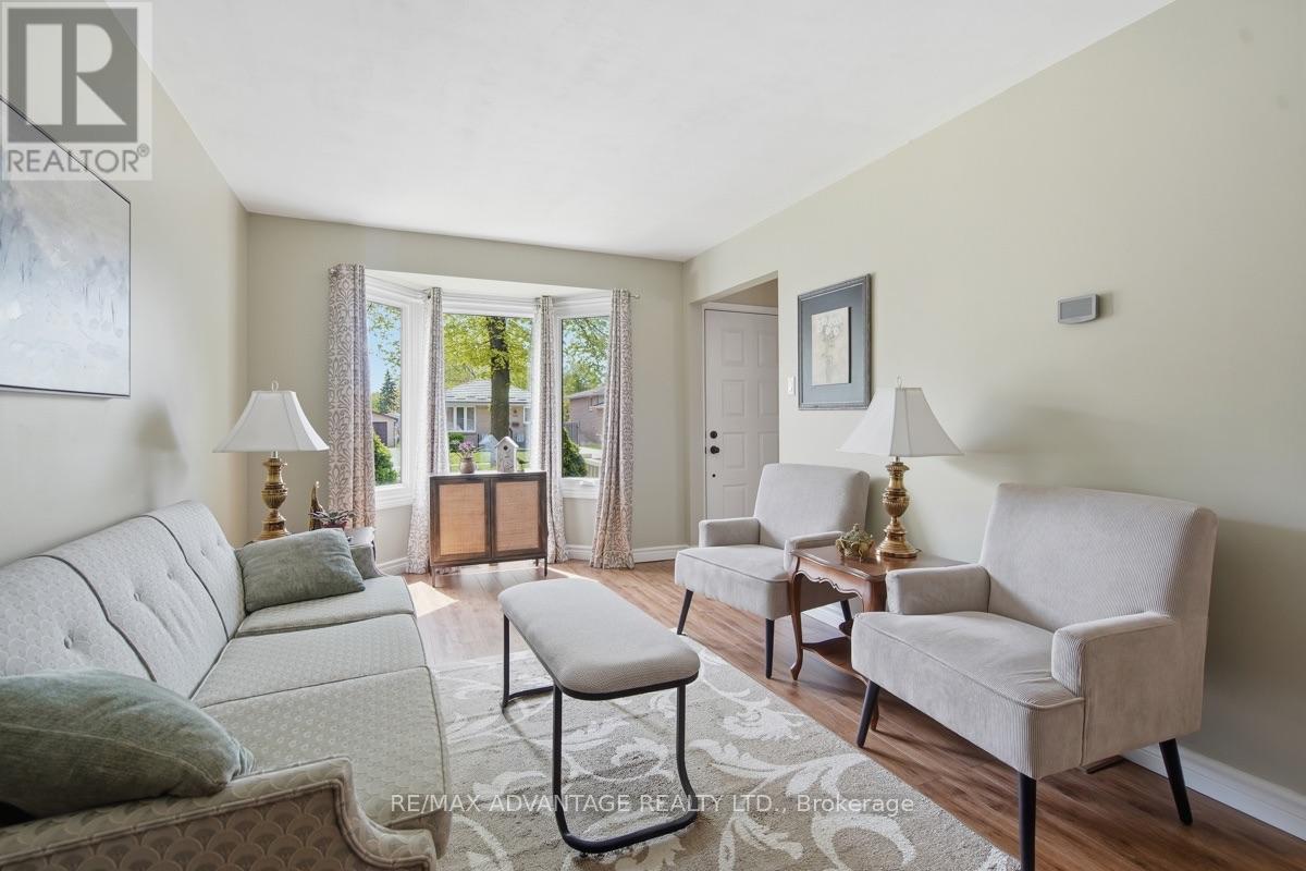 223 ARDSLEY CRESCENT - 8