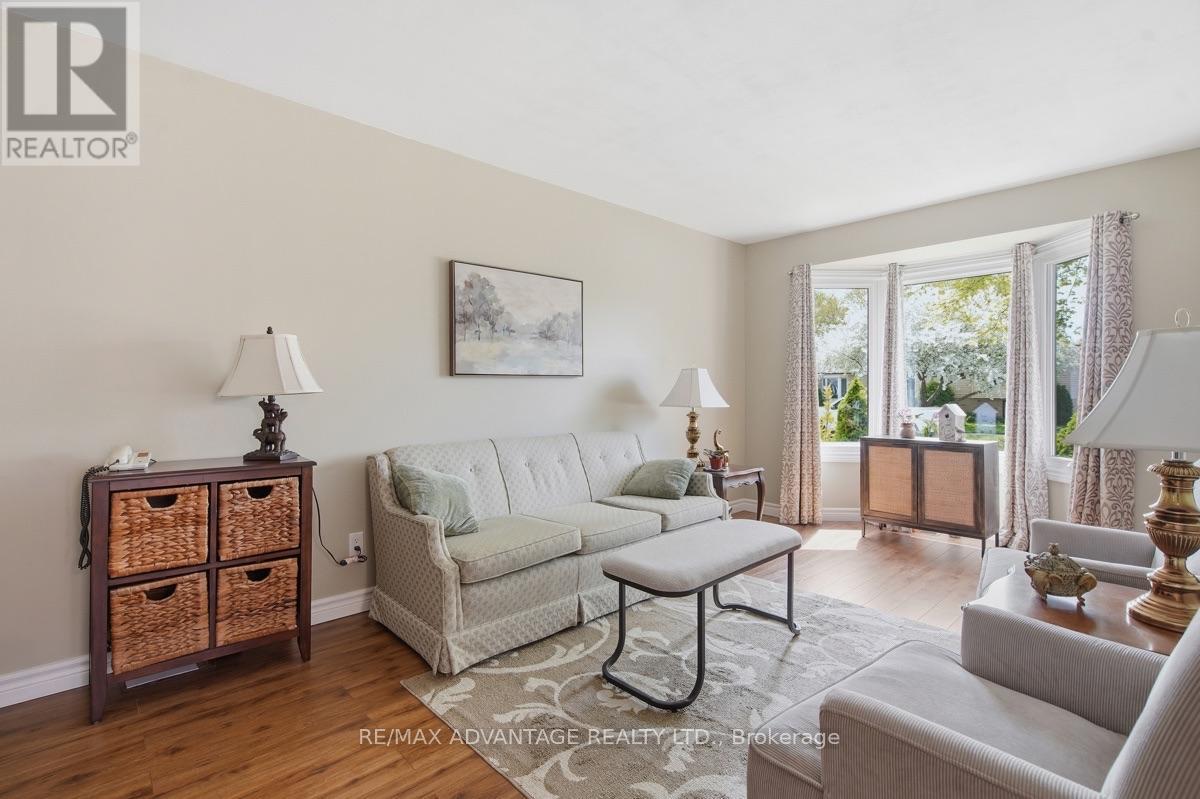 223 ARDSLEY CRESCENT - 9