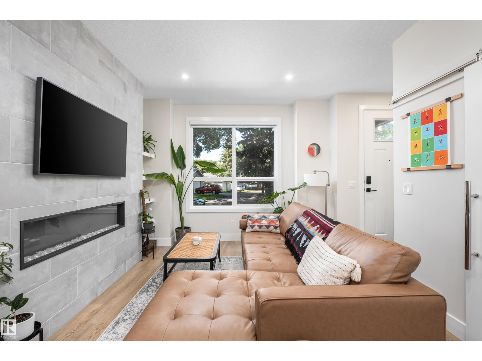 11013 75 ST NW - 6