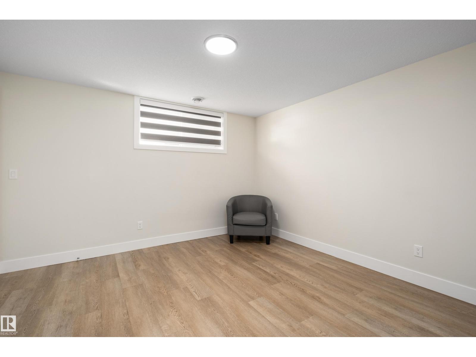 11013 75 ST NW - 38