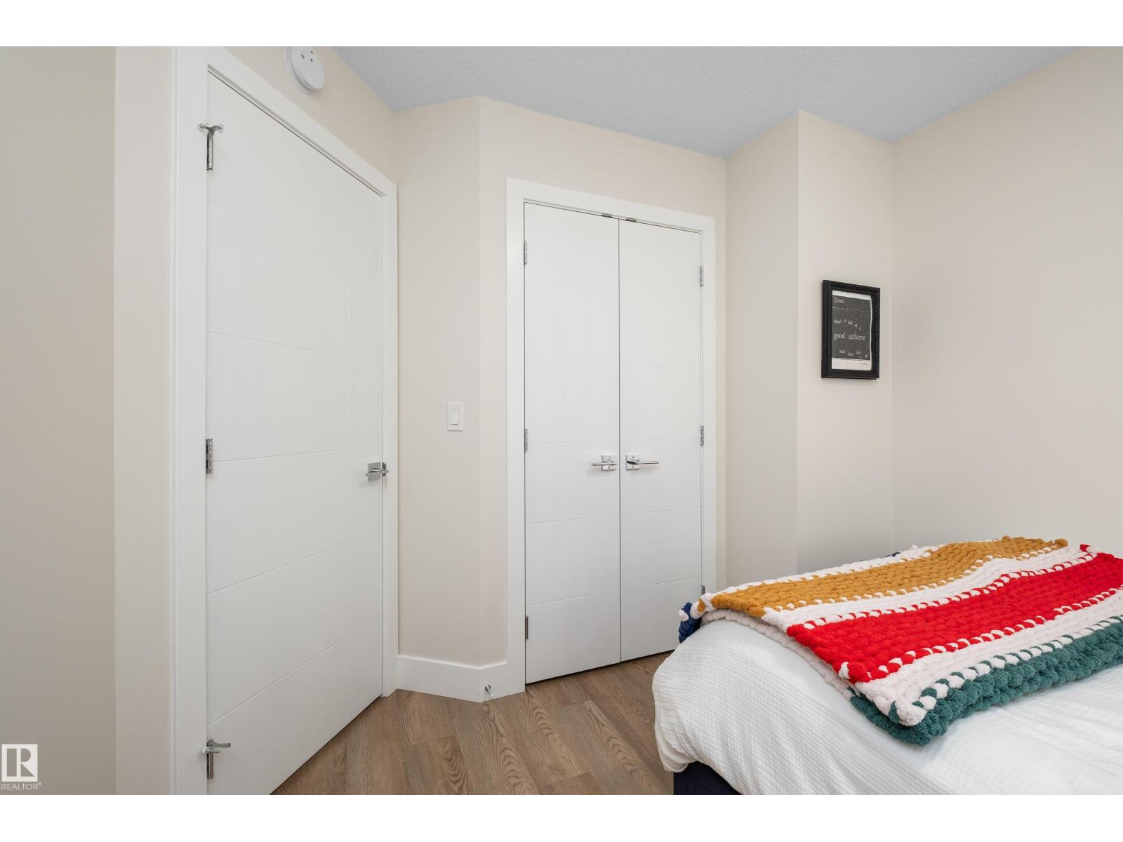 11013 75 ST NW - 32