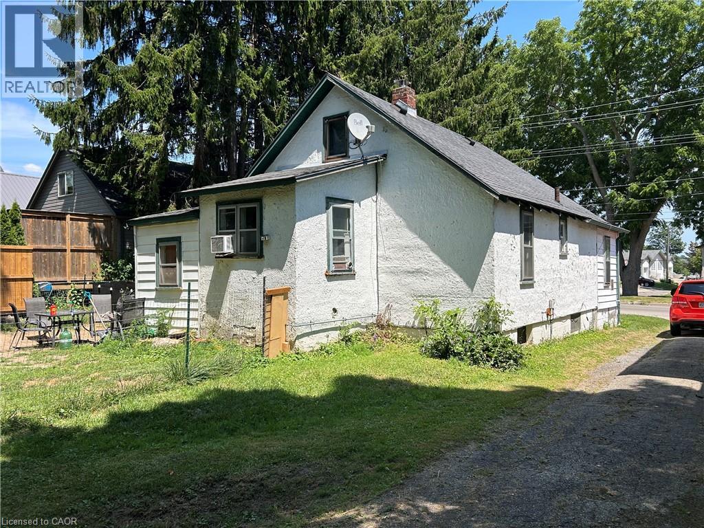 230 QUEEN Street S - Image 4
