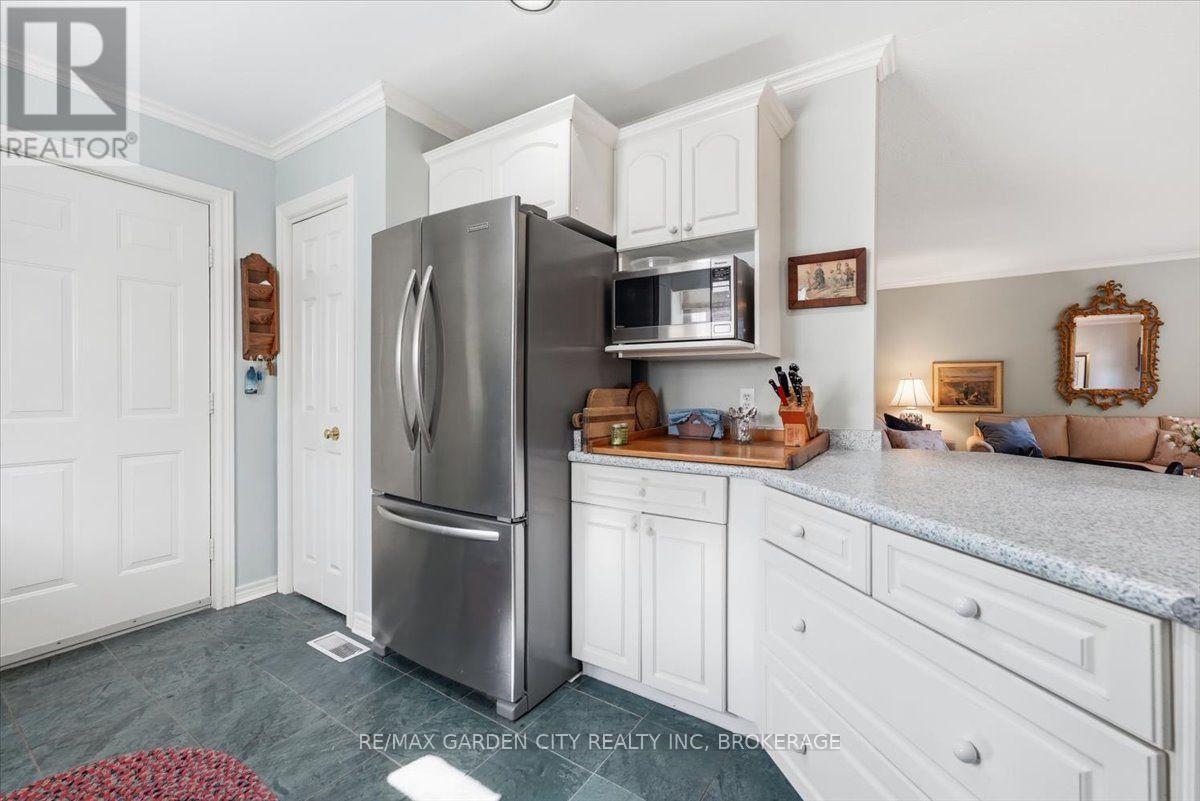 81 SANDRA DRIVE - Image 16