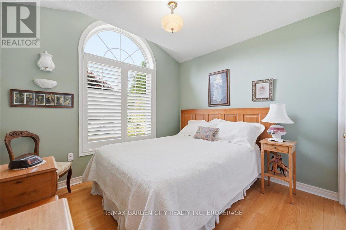 81 SANDRA DRIVE - Image 24