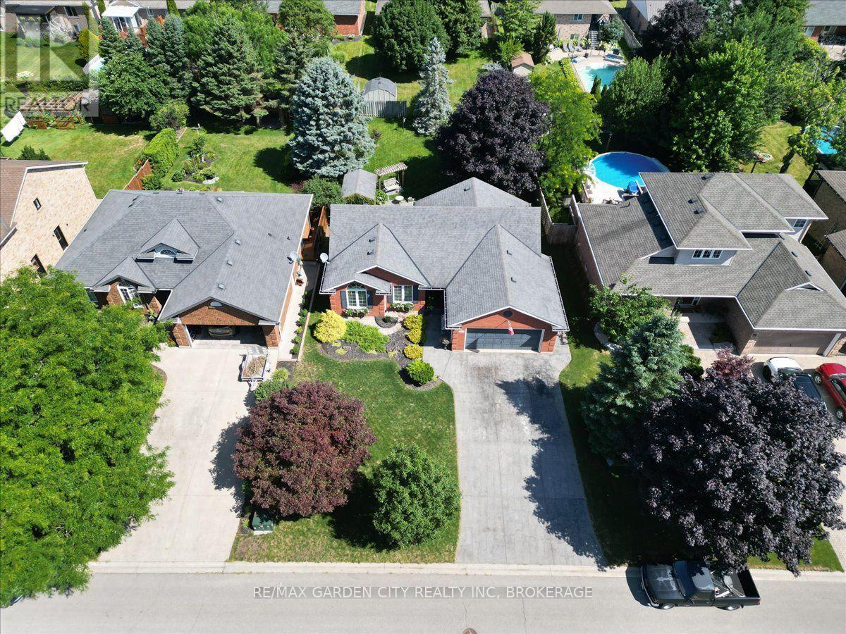 81 SANDRA DRIVE - Image 40