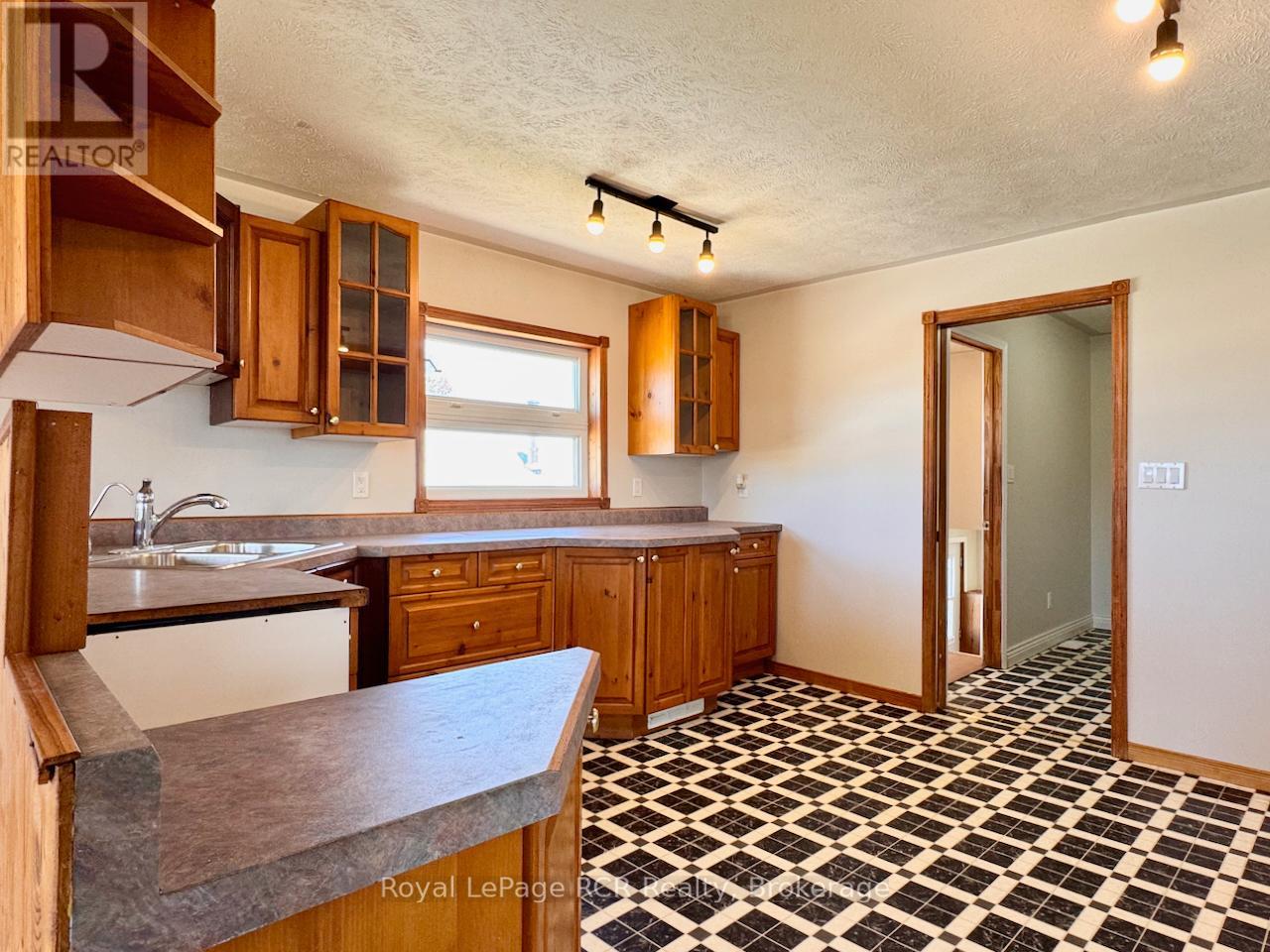 2854 6 HIGHWAY - Image 11