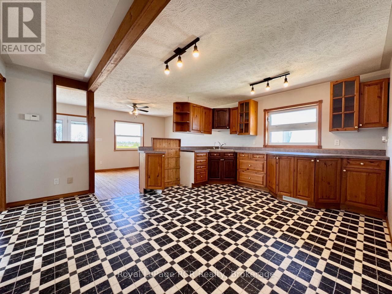 2854 6 HIGHWAY - 12