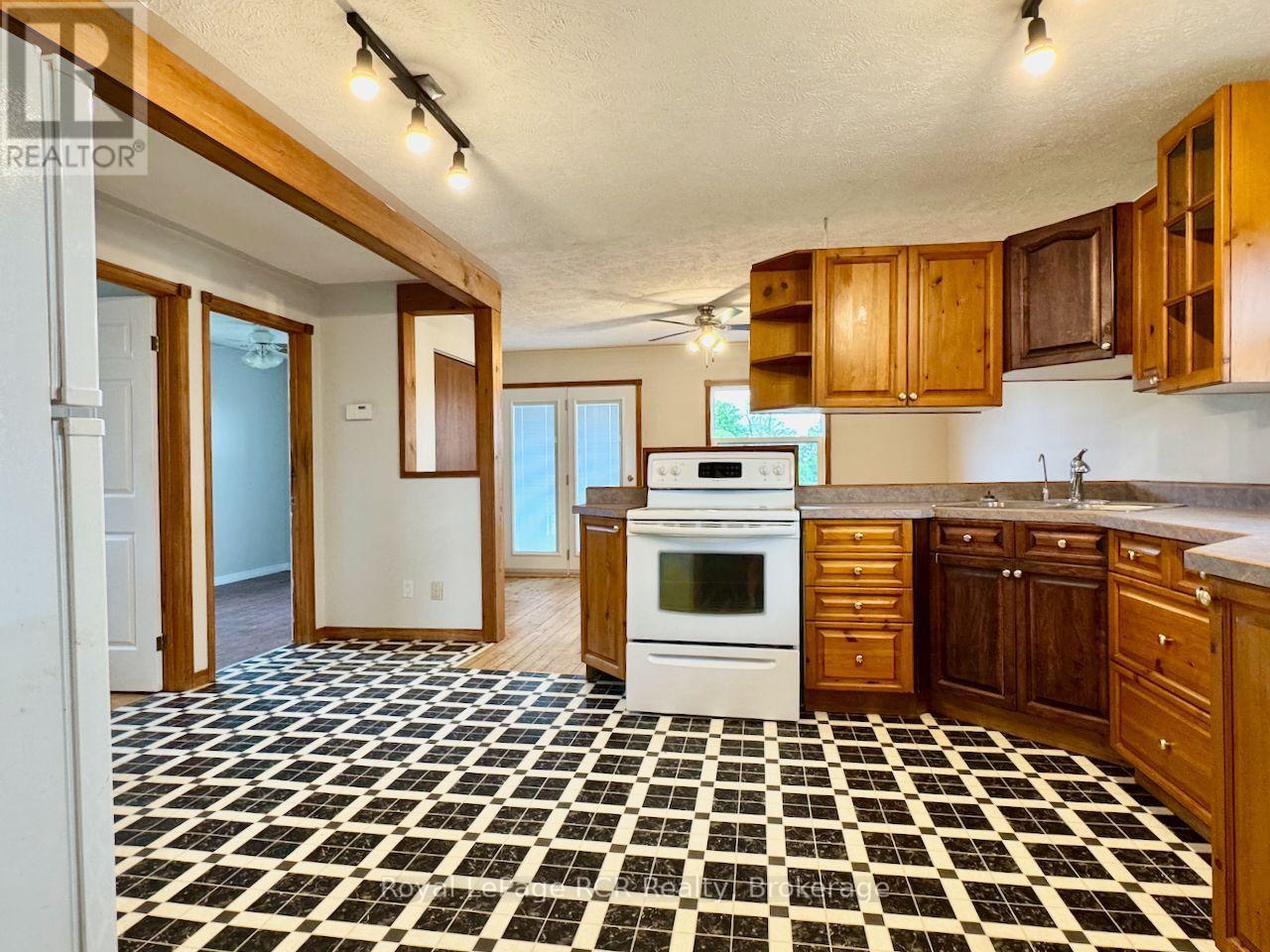 2854 6 HIGHWAY - 9