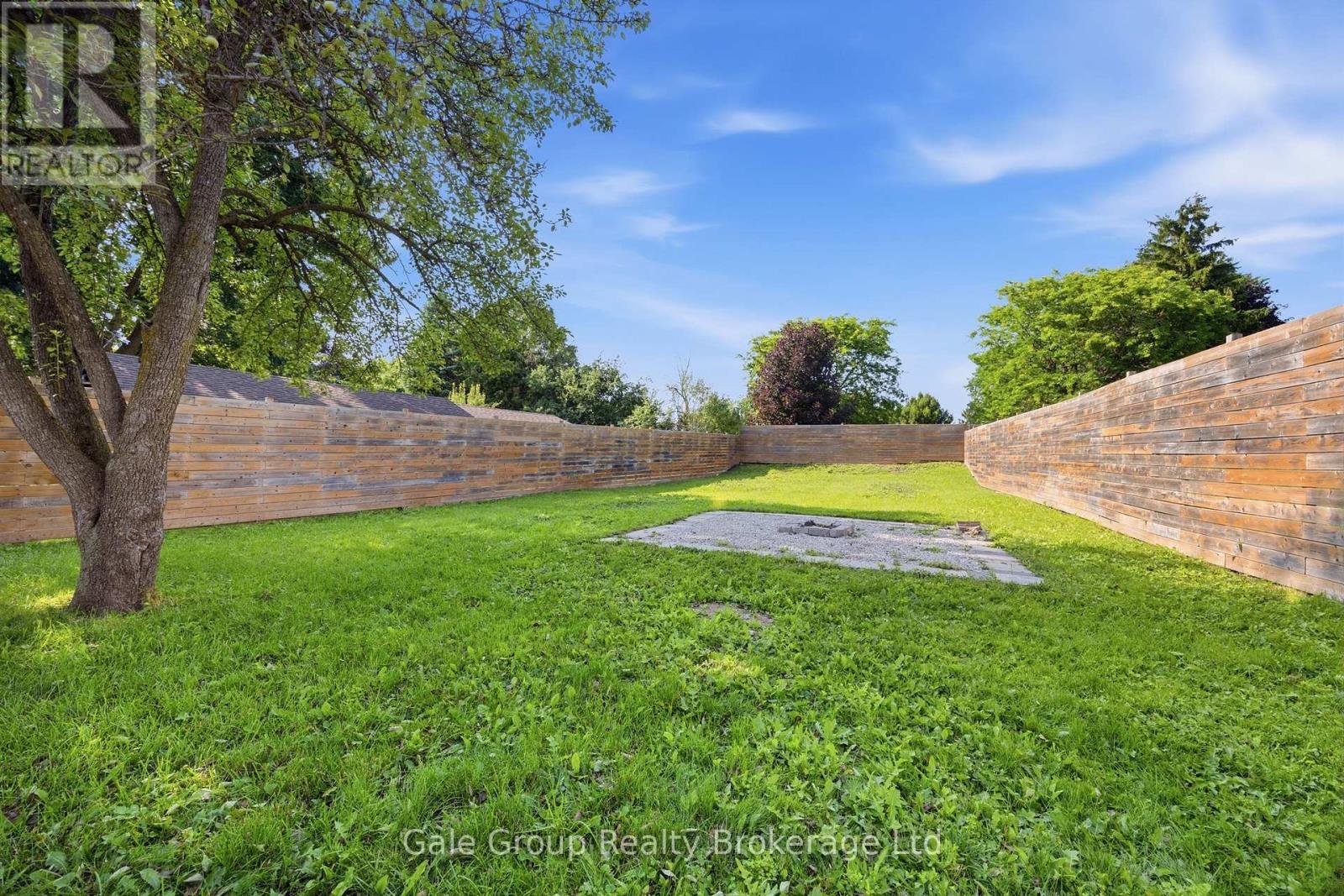 925 SUNSET BOULEVARD - 10