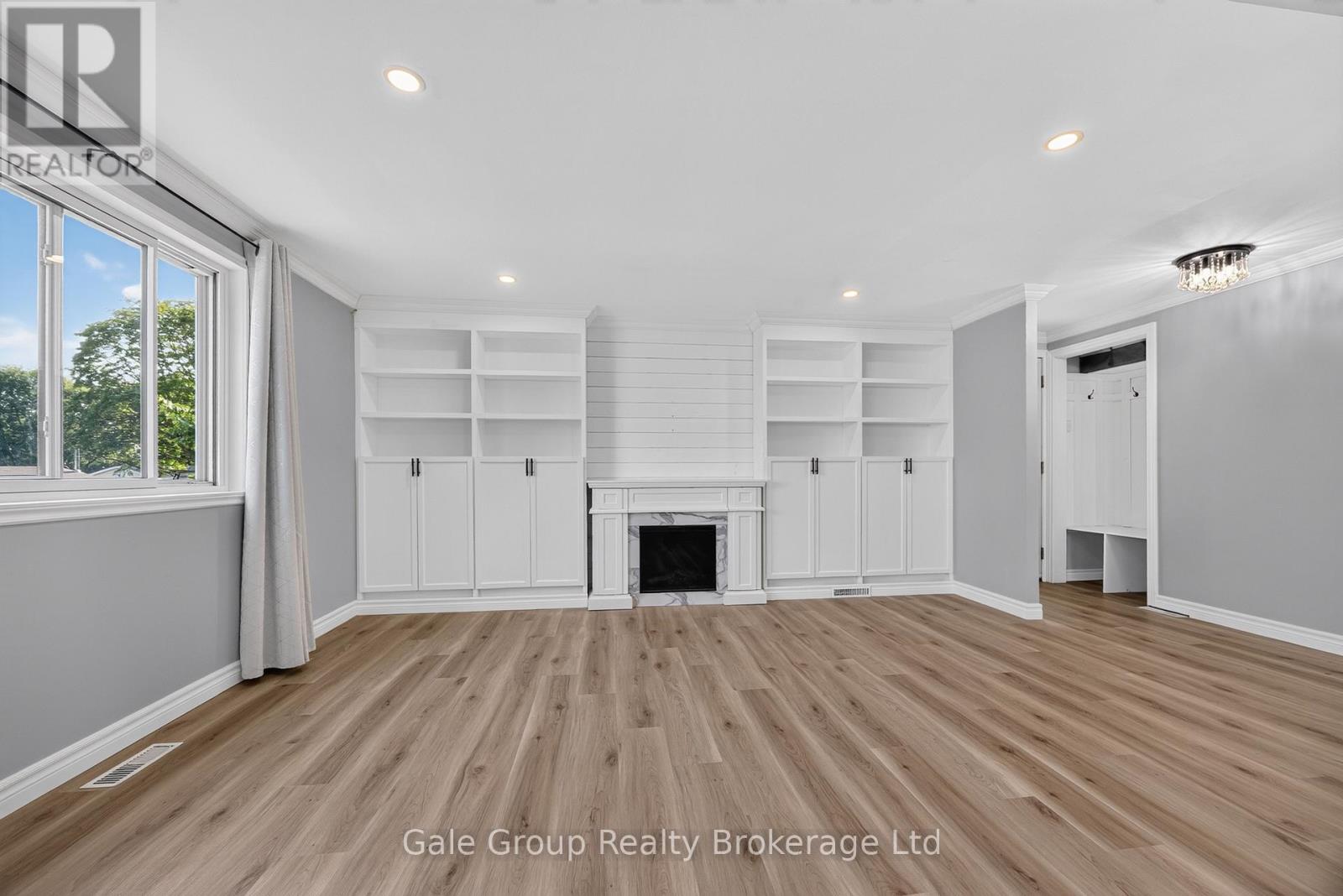 925 SUNSET BOULEVARD - 14