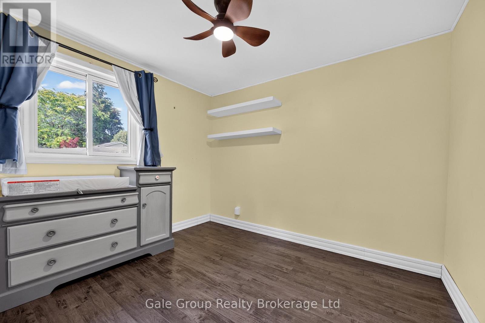 925 SUNSET BOULEVARD - 24