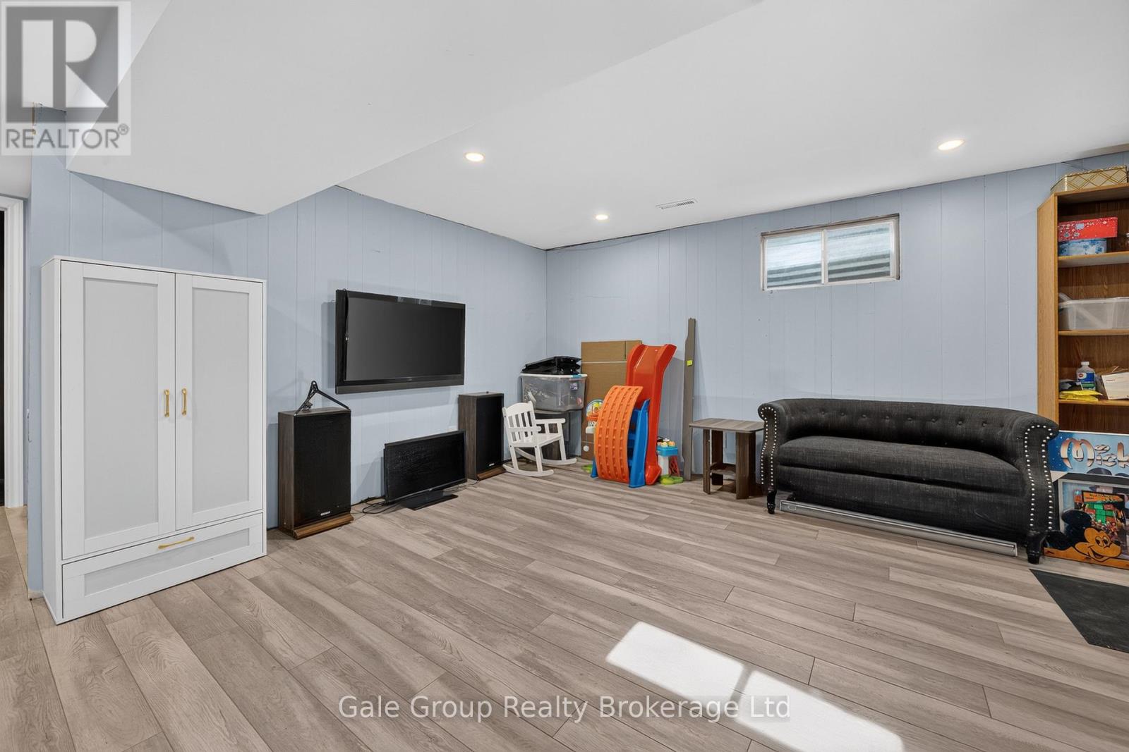 925 SUNSET BOULEVARD - 27