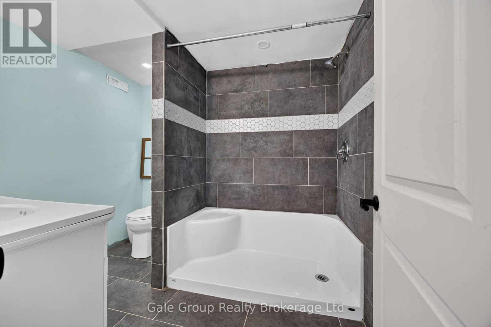 925 SUNSET BOULEVARD - 31