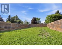 925 Sunset Boulevard, Woodstock, ON N4S4A5 Photo 11