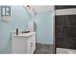 925 Sunset Boulevard, Woodstock, ON N4S4A5 Photo 30
