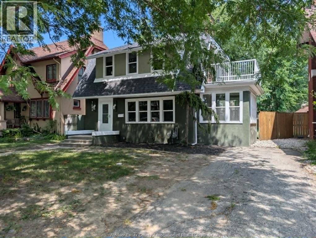 1484 VICTORIA AVENUE - 2