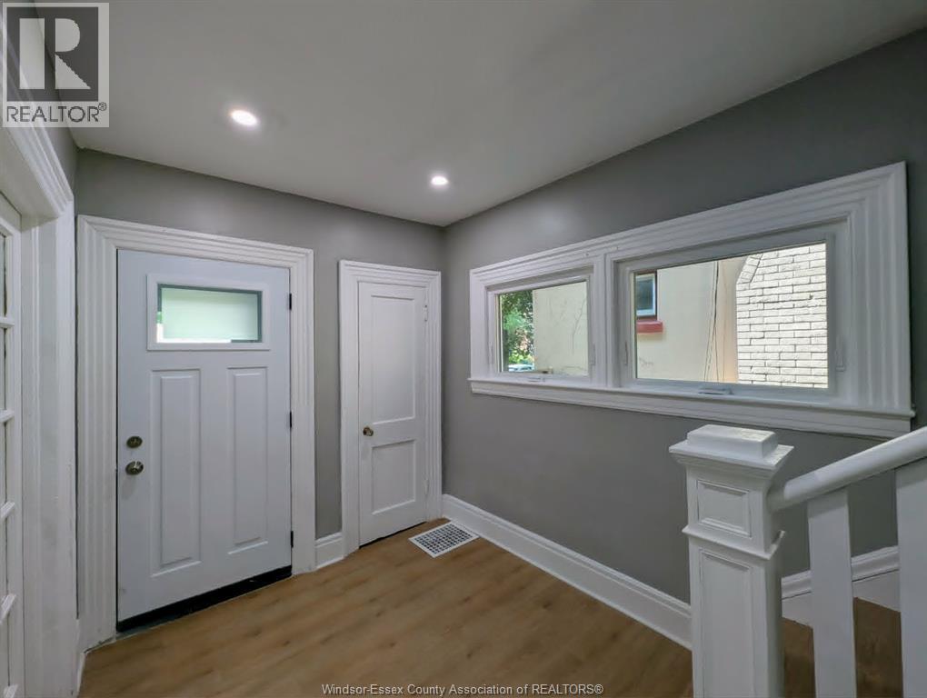 1484 VICTORIA AVENUE - Image 8