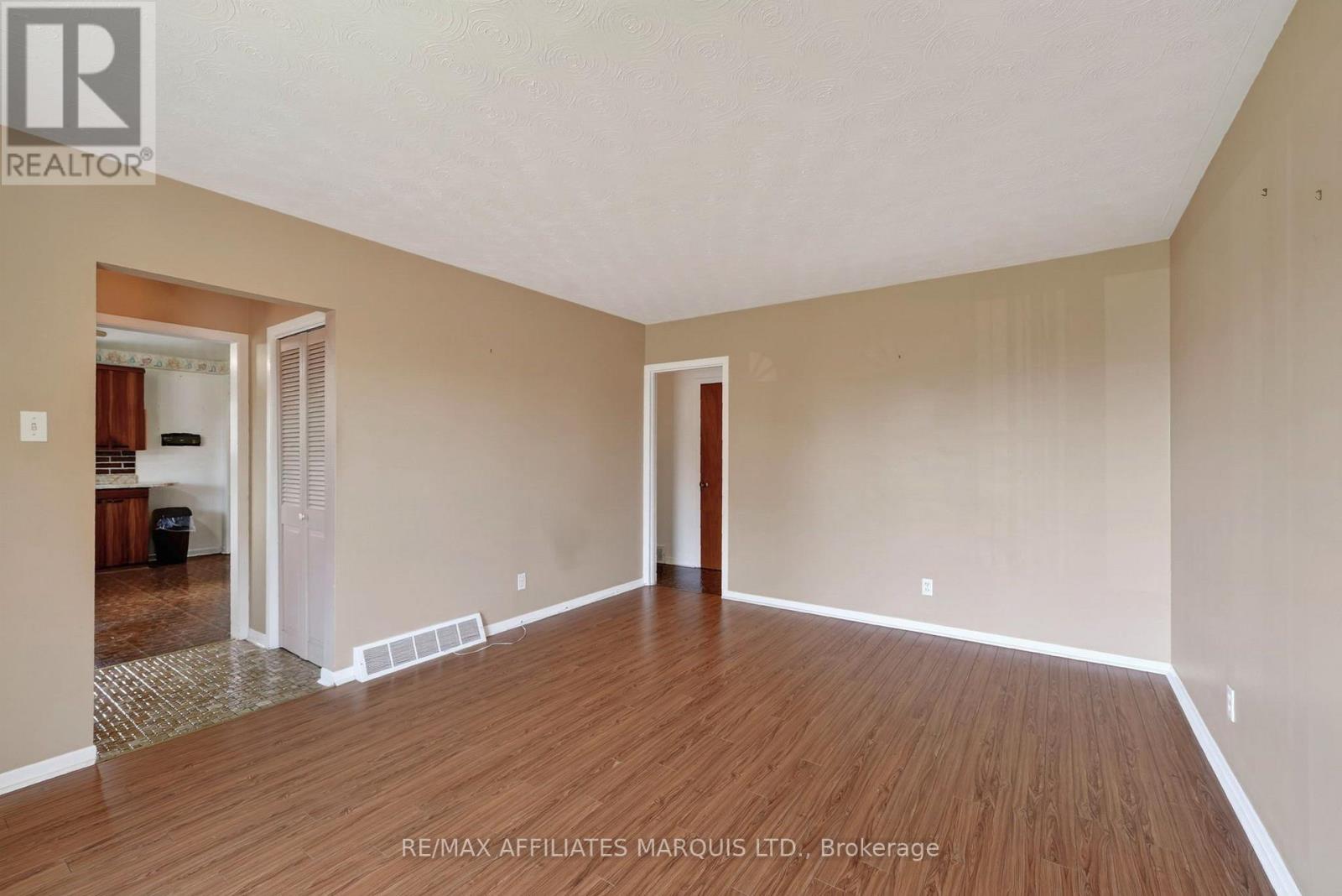 529 ANTHONY STREET - 6