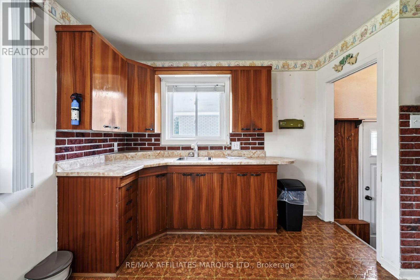 529 ANTHONY STREET - 9
