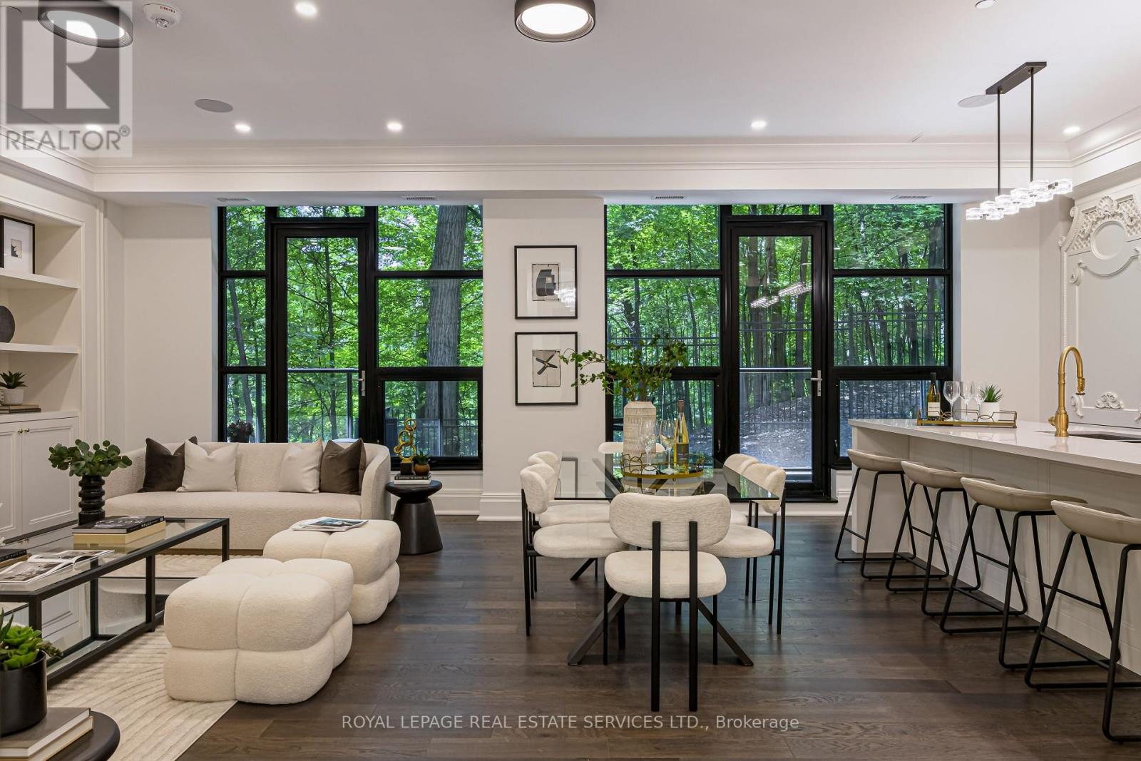 Listing photo of 203 - 200 RUSSELL HILL ROAD