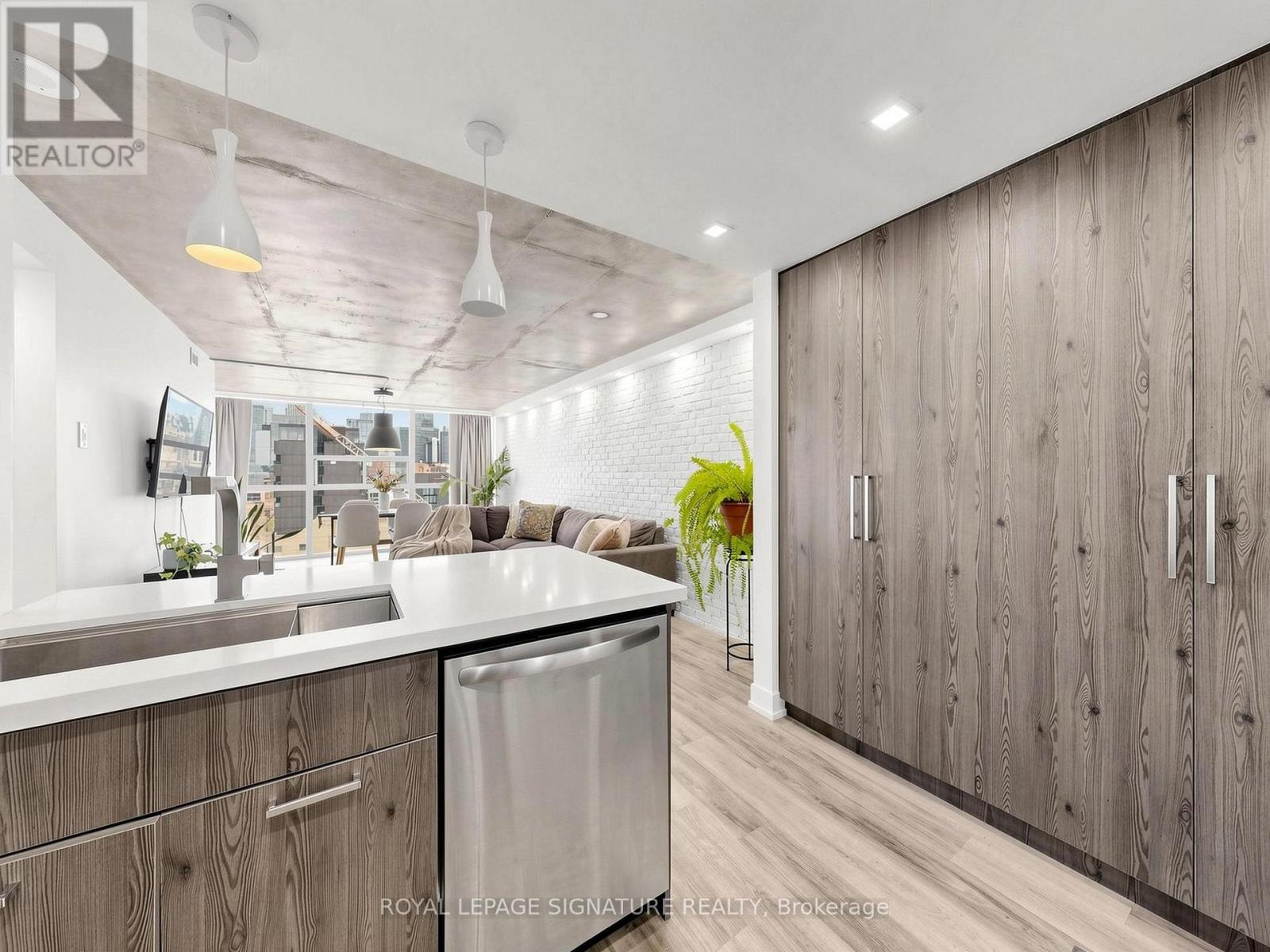 #1603 705 KING STREET W - 19