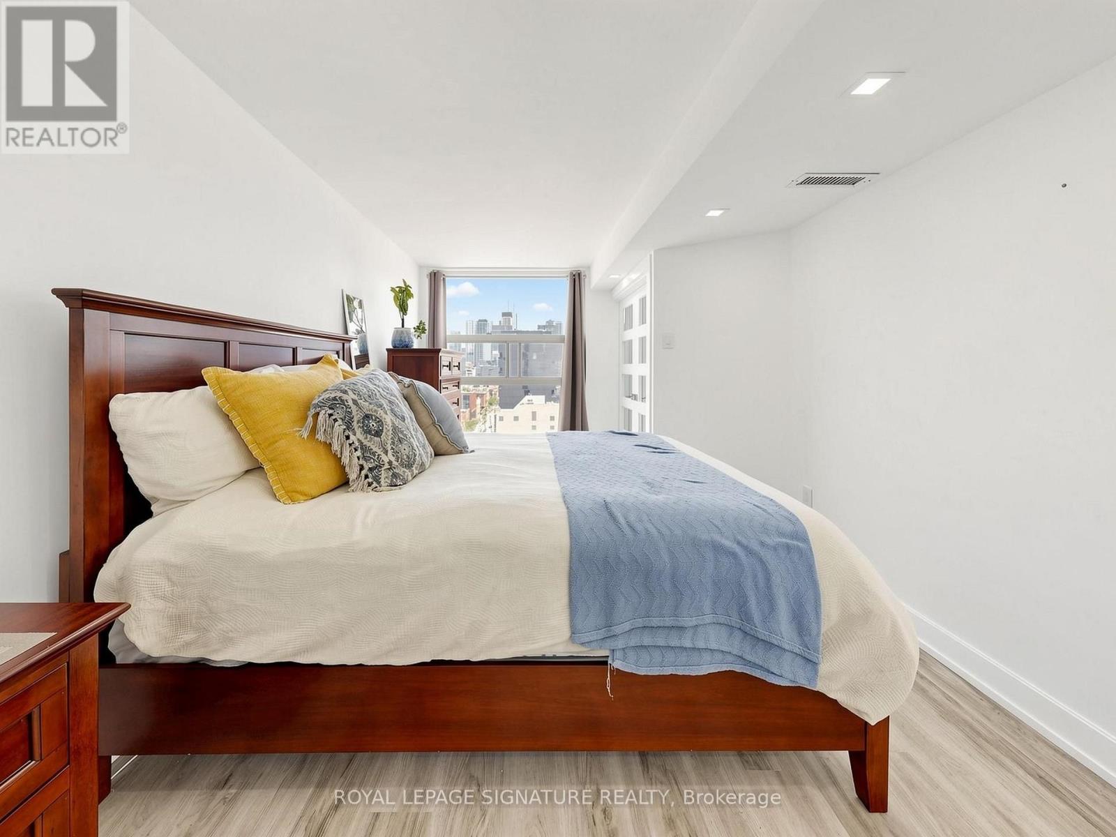 #1603 705 KING STREET W - 21