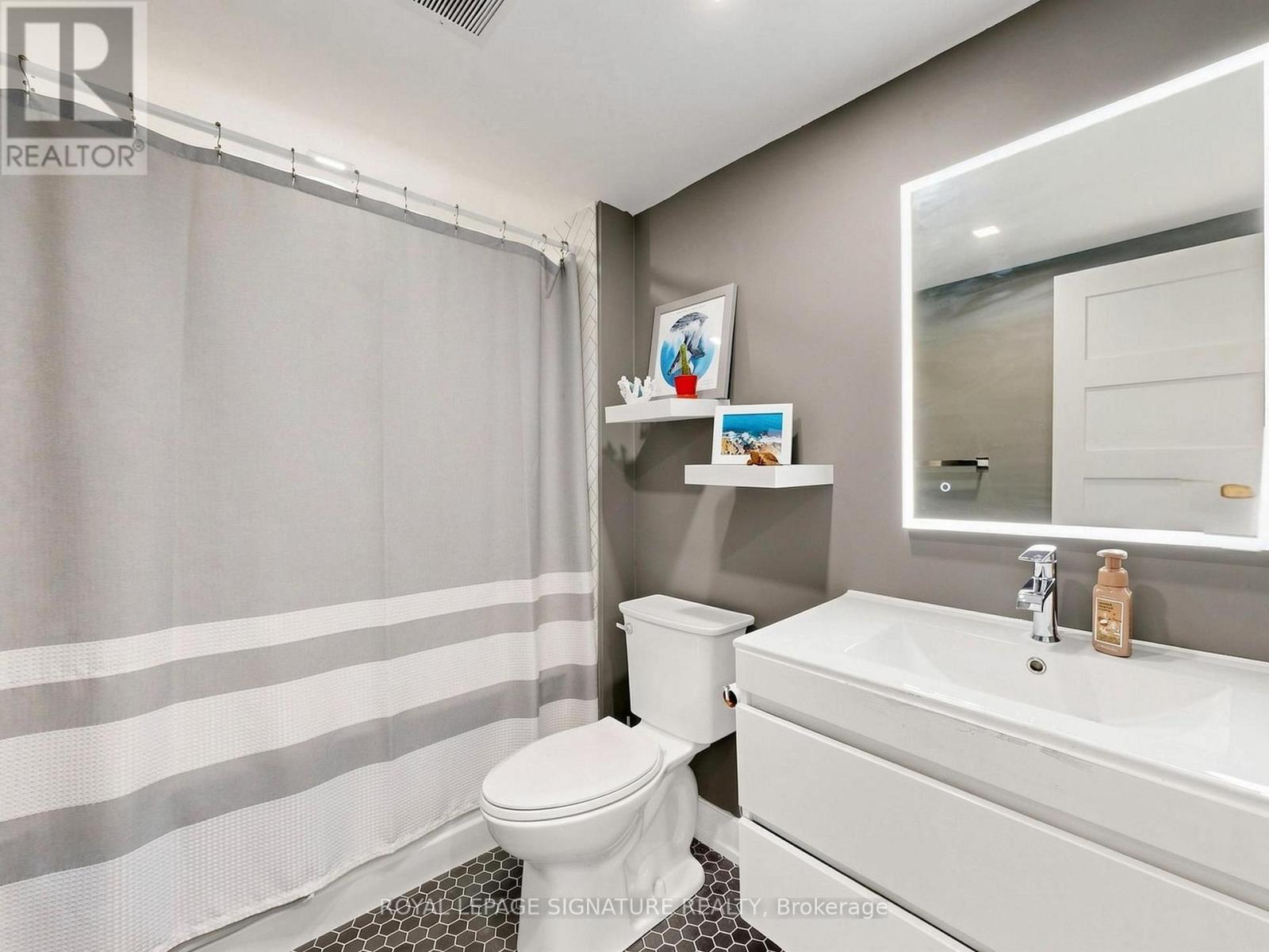 #1603 705 KING STREET W - 24