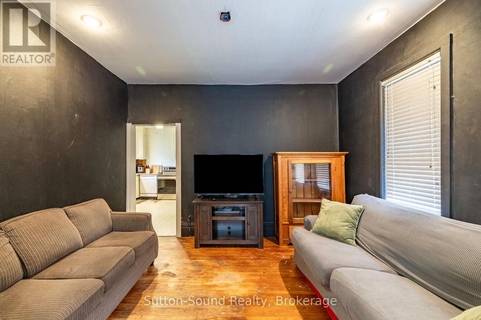 790 3RD AVE A AVENUE W - 8