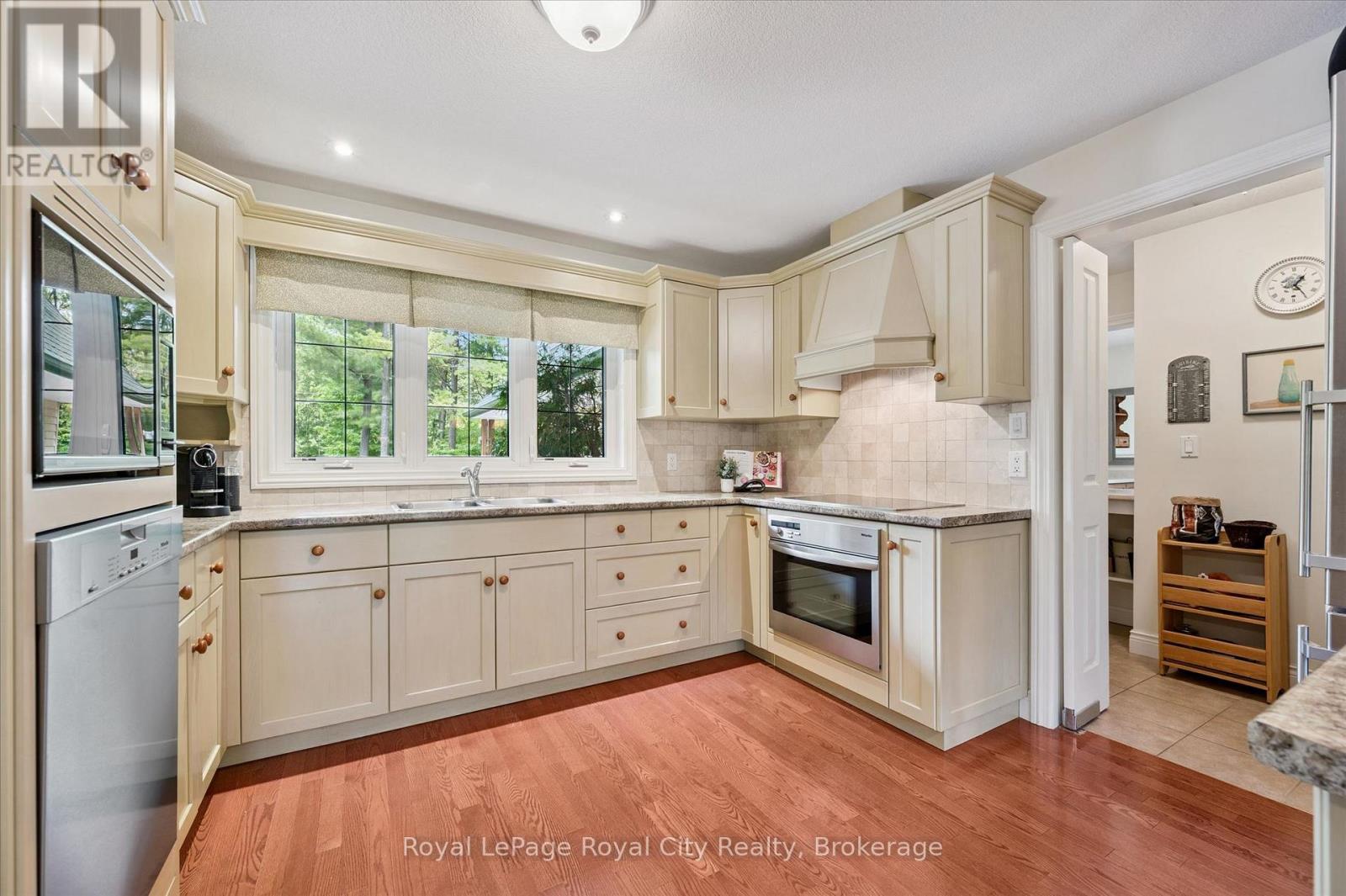 135 HUME ROAD - 15