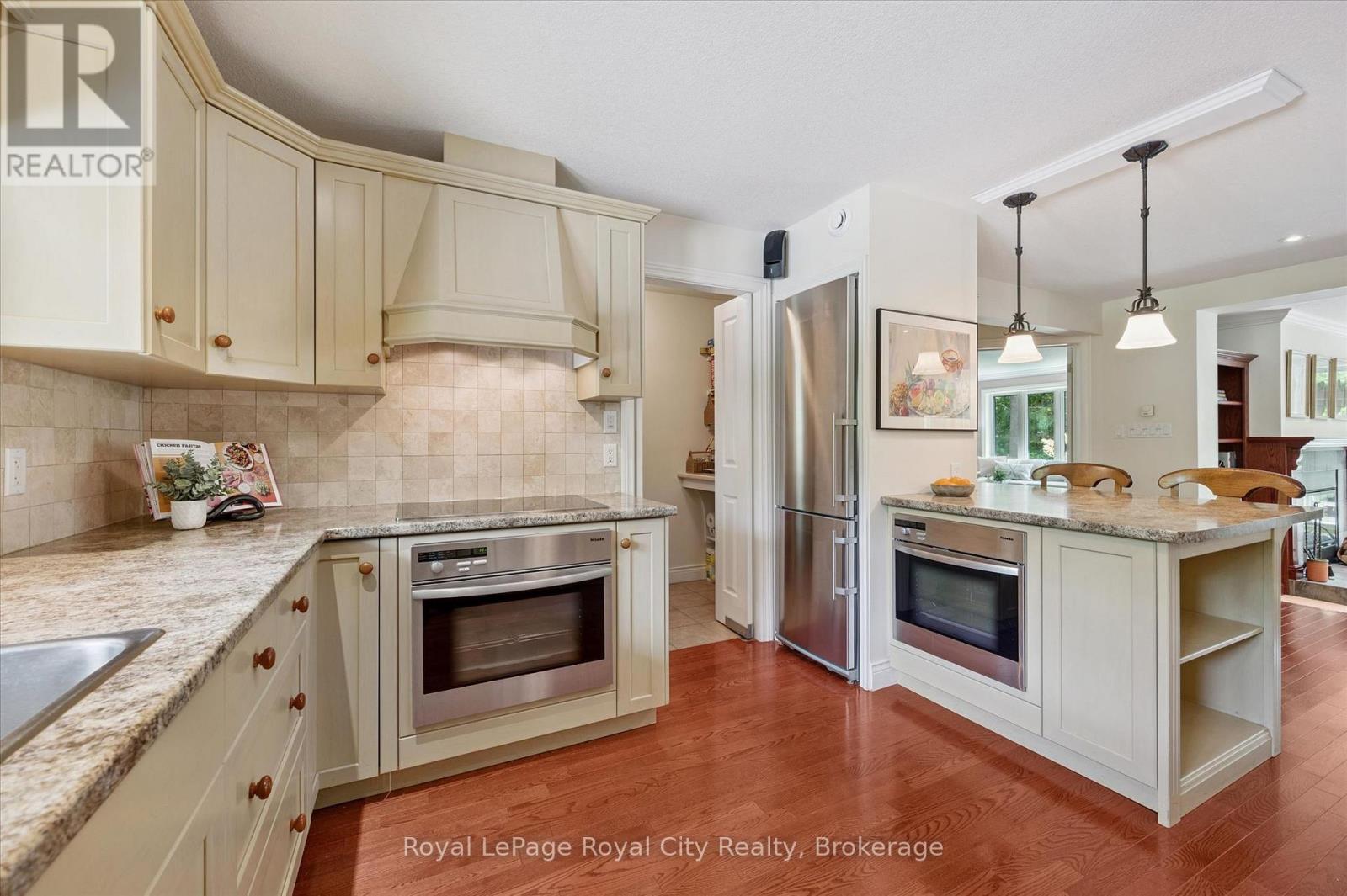 135 HUME ROAD - 17