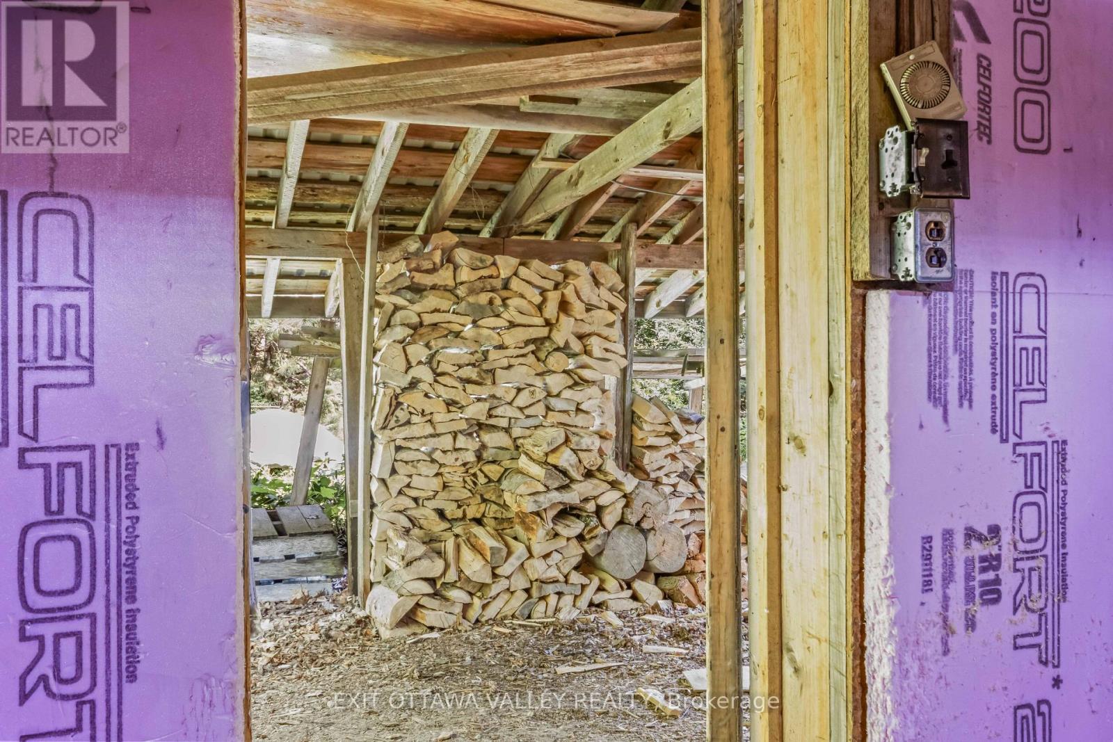 323 BURNT BRIDGE ROAD - 41