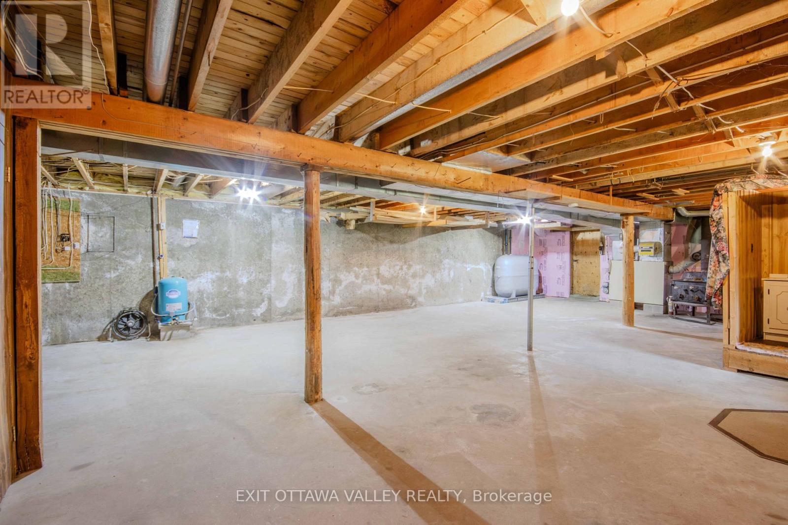 323 BURNT BRIDGE ROAD - Image 40